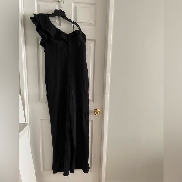LE CHATEAU Wide Leg Bustier Jumpsuit With One-Shoulder Ruffle - Picture 6 of 14